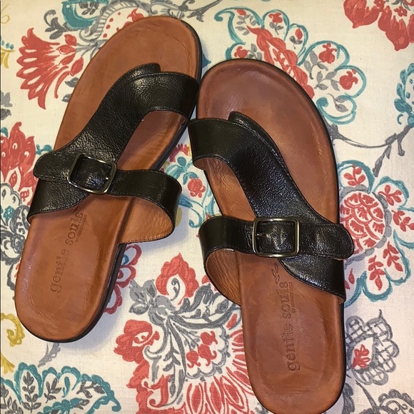 gentle souls Shoes - Gentle Souls Kenneth Cole Slides 🤎